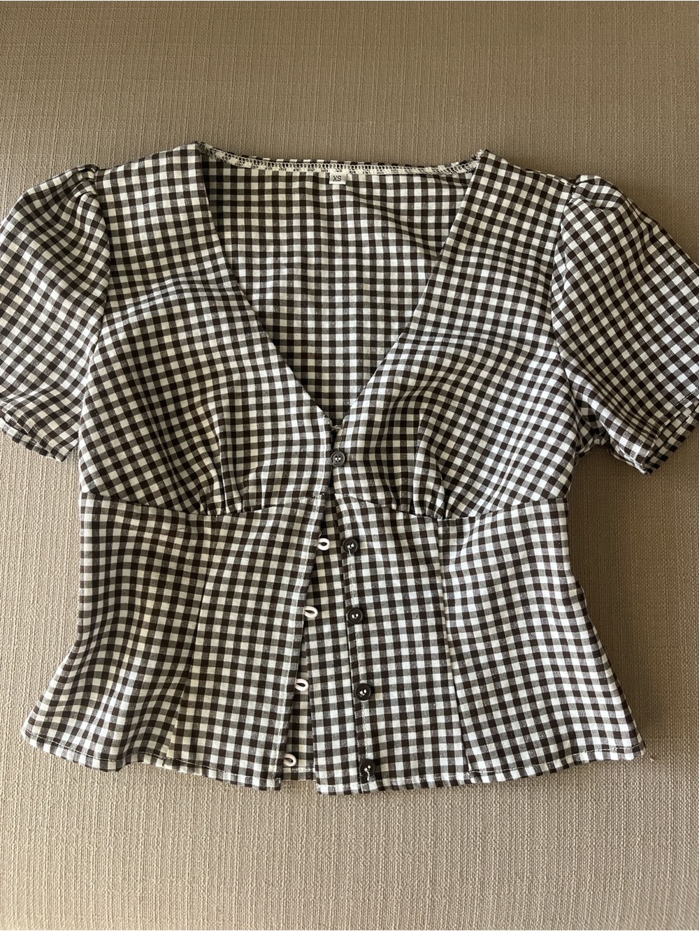 Source Unknown Black & White Gingham Button-Front Women's Top